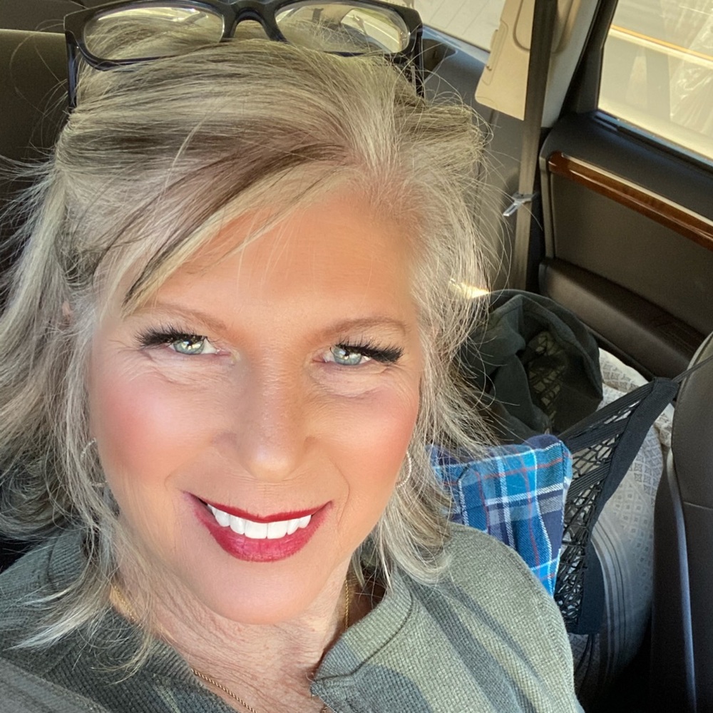 Meet your Posher, Cyndee
